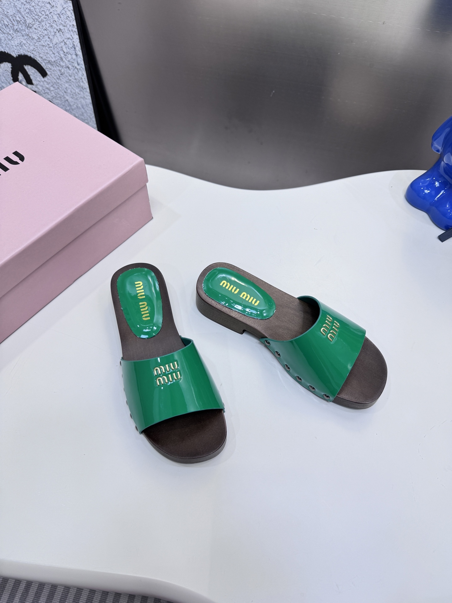 M style Roman style beach sandals