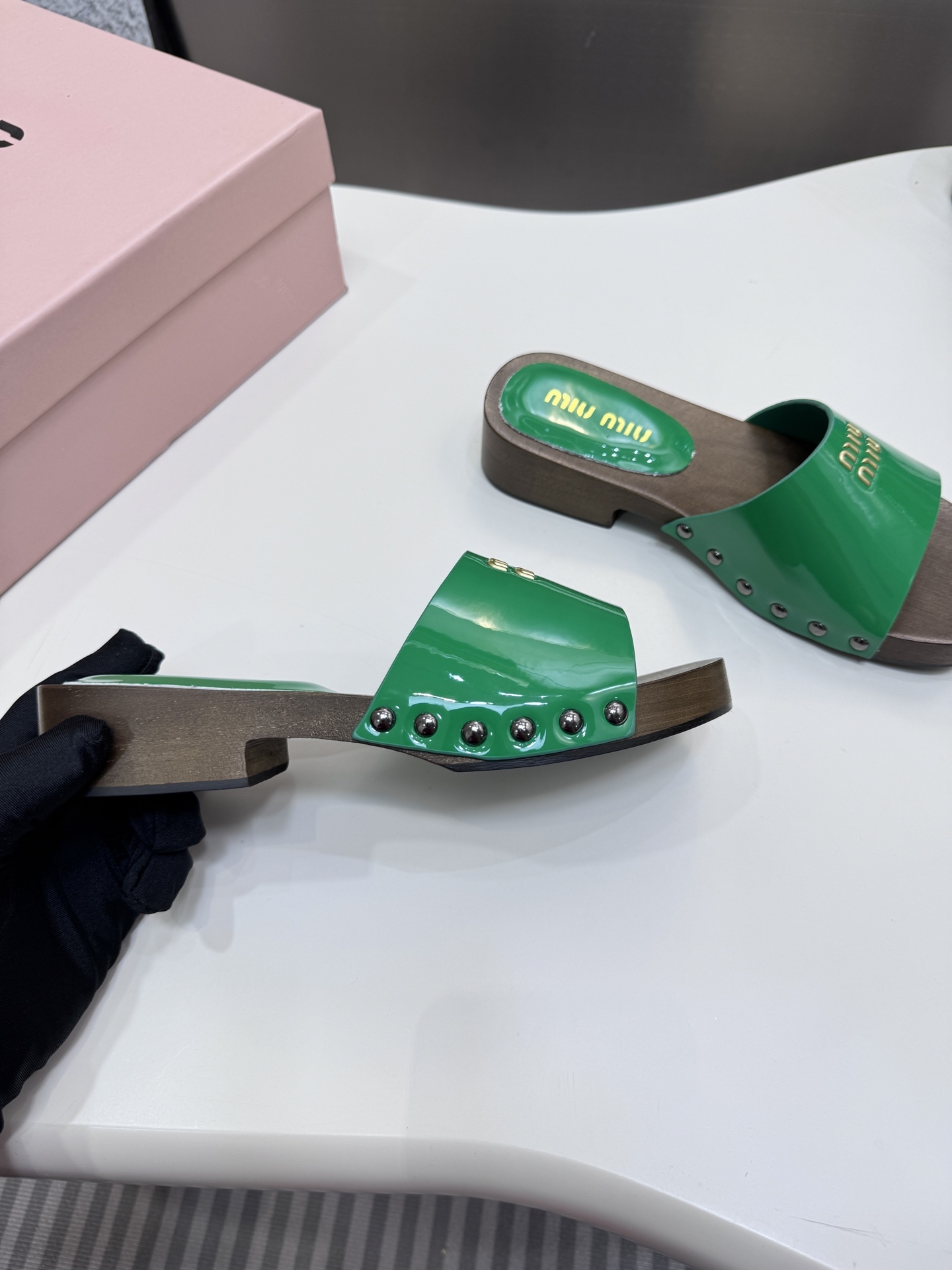 M style Roman style beach sandals