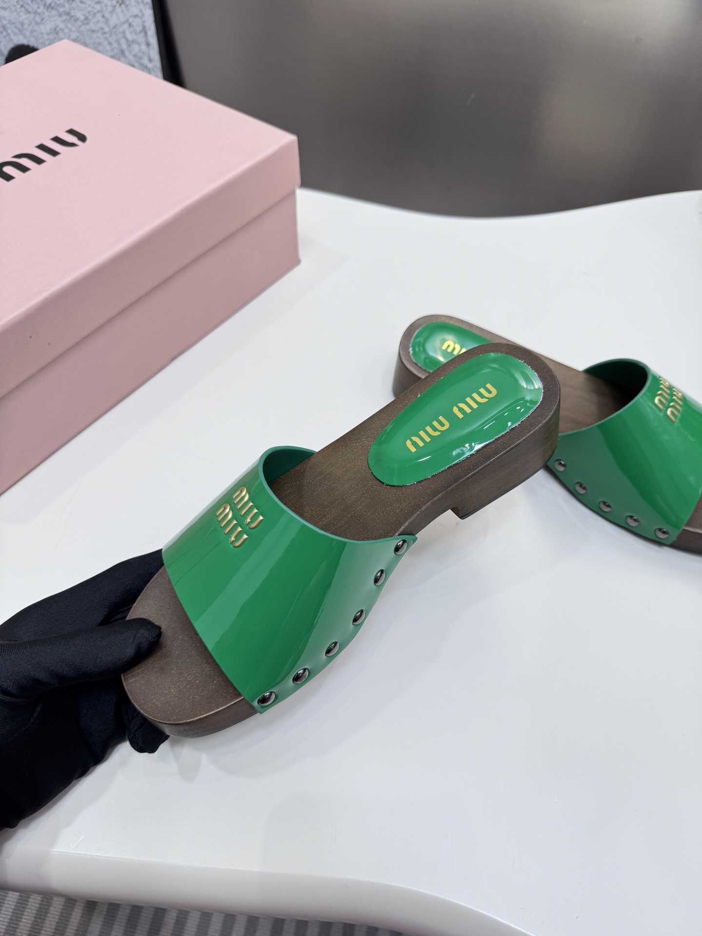 M style Roman style beach sandals