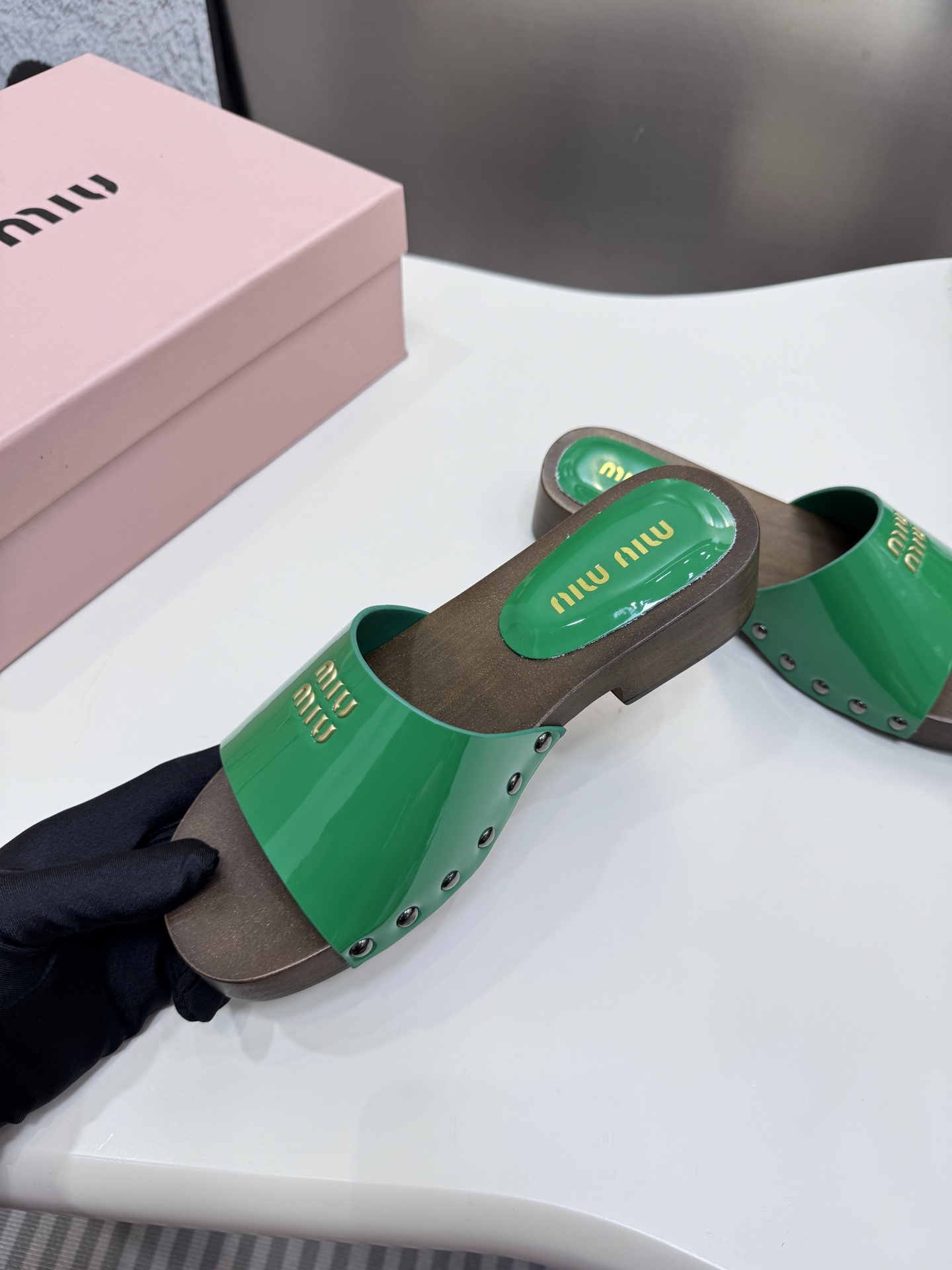 M style Roman style beach sandals