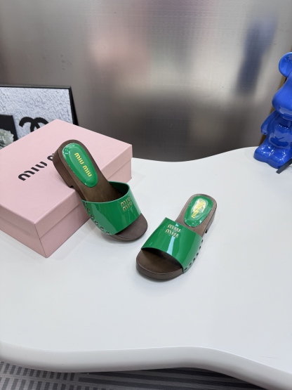 M style Roman style beach sandals