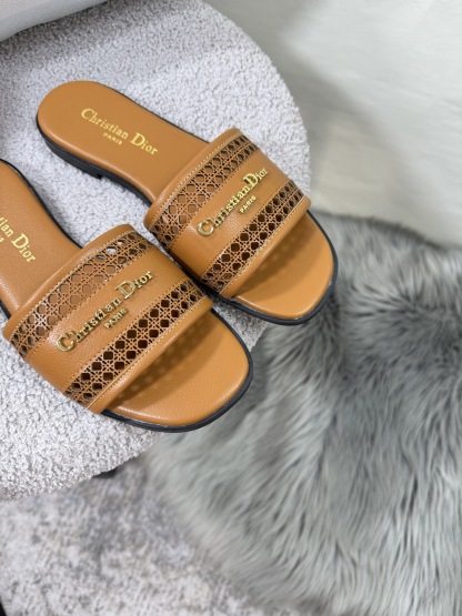 D style Hollow flat slippers