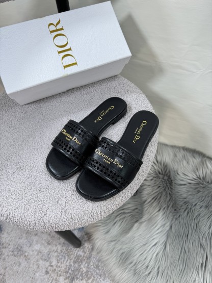 D style Hollow flat slippers
