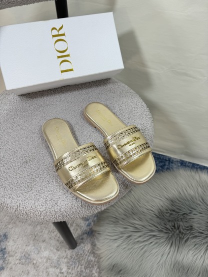 D style Hollow flat slippers