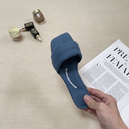 A style Square toe flip flops Flat slippers