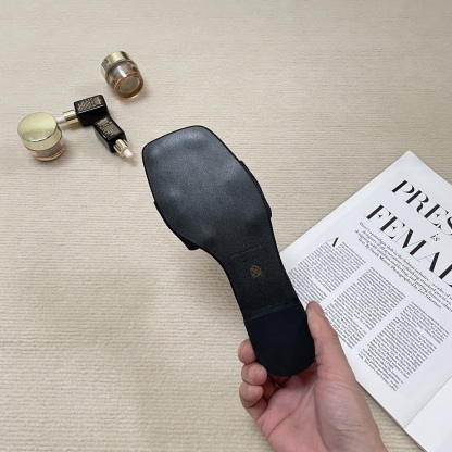 A style Square toe flip flops Flat slippers