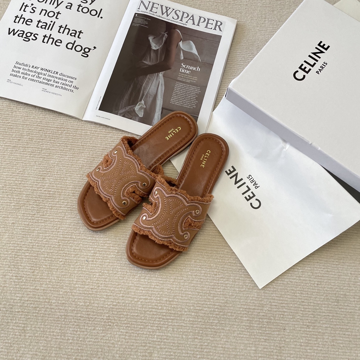 C style Arc de Triomphe micro logo flat slippers