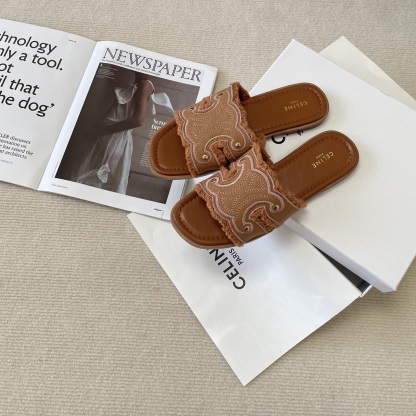 C style Arc de Triomphe micro logo flat slippers