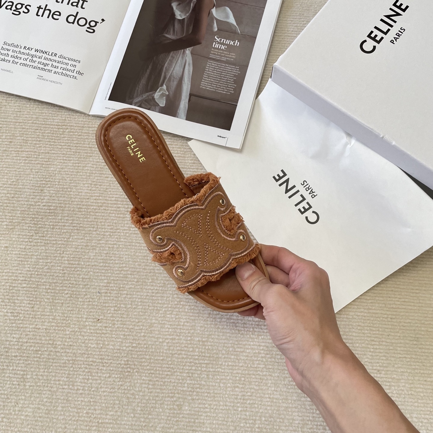 C style Arc de Triomphe micro logo flat slippers