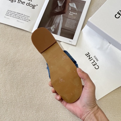 C style Arc de Triomphe micro logo flat slippers