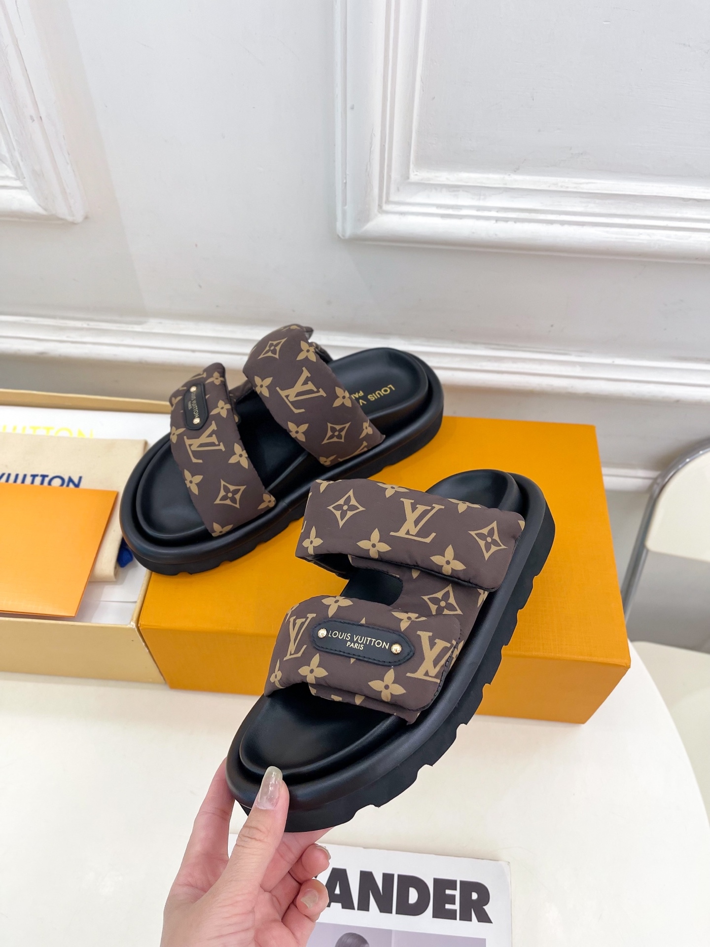 L style Velcro Slippers