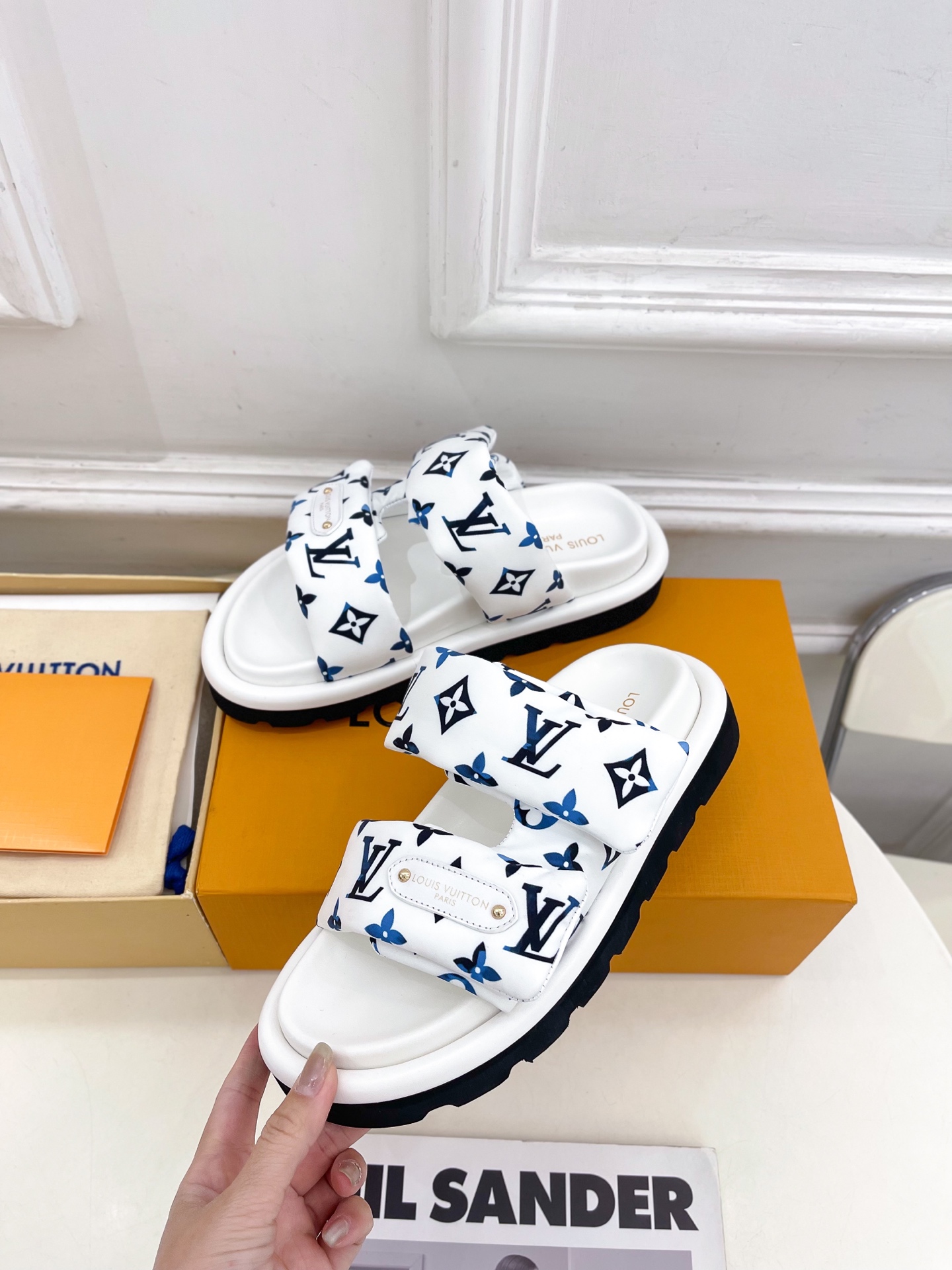 L style Velcro Slippers