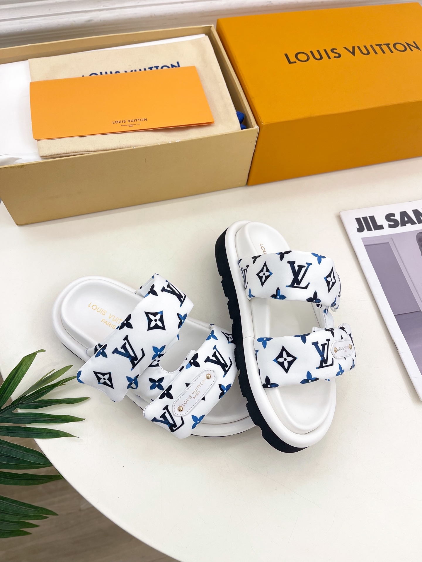 L style Velcro Slippers