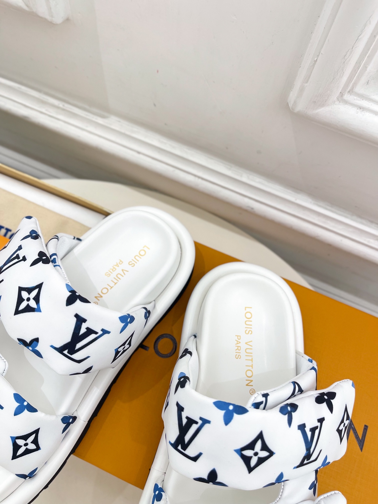 L style Velcro Slippers