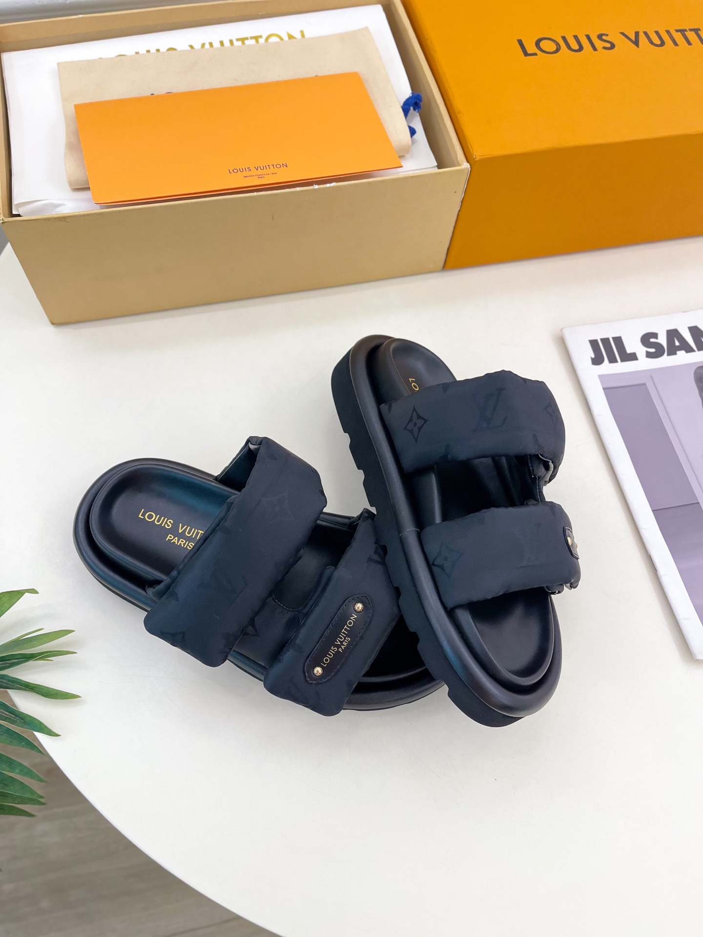 L style Velcro Slippers
