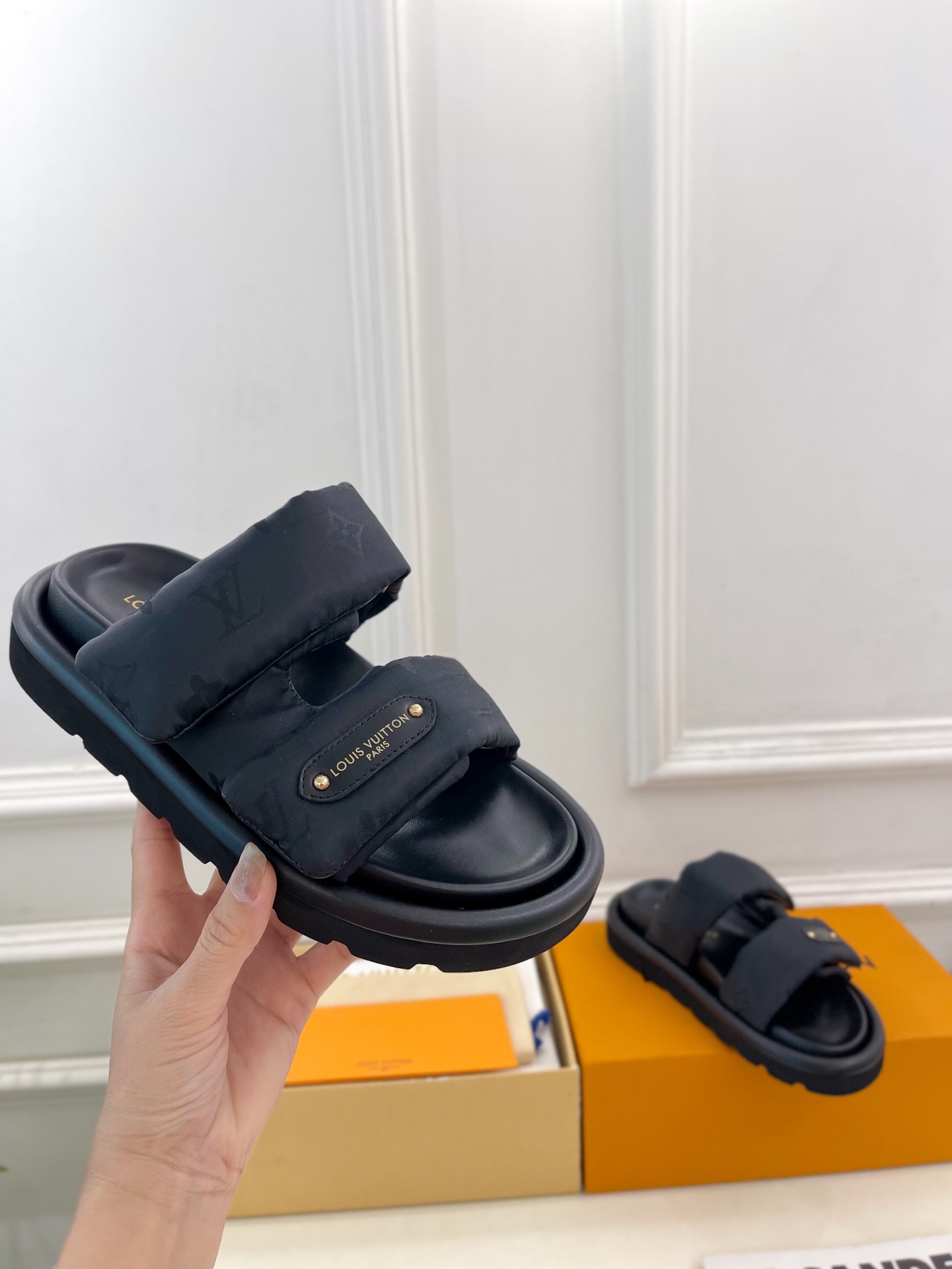 L style Velcro Slippers