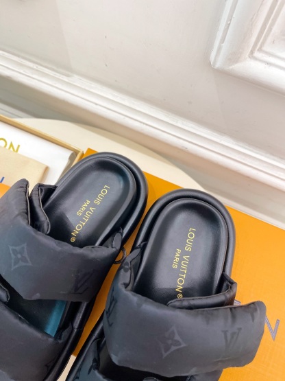 L style Velcro Slippers