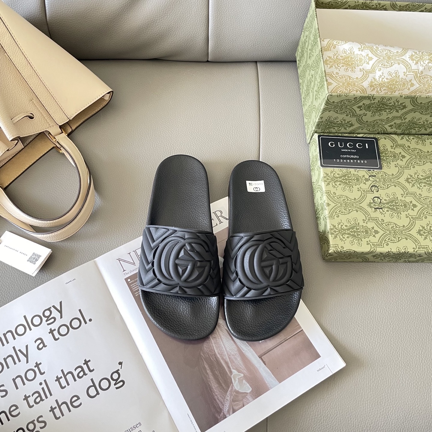 G style Couples slippers, beach slippers, flat slippers