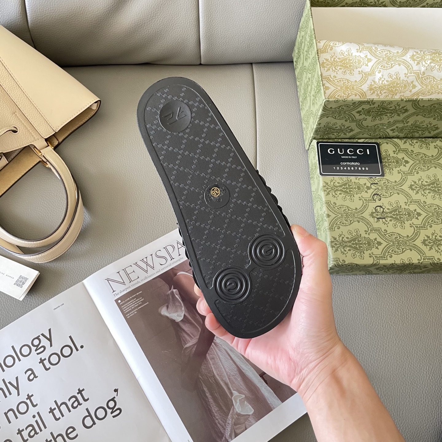 G style Couples slippers, beach slippers, flat slippers