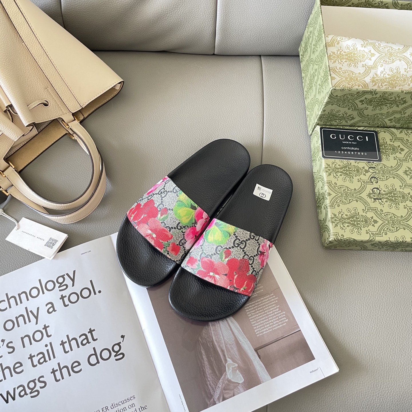 G style Couples slippers, beach slippers, flat slippers