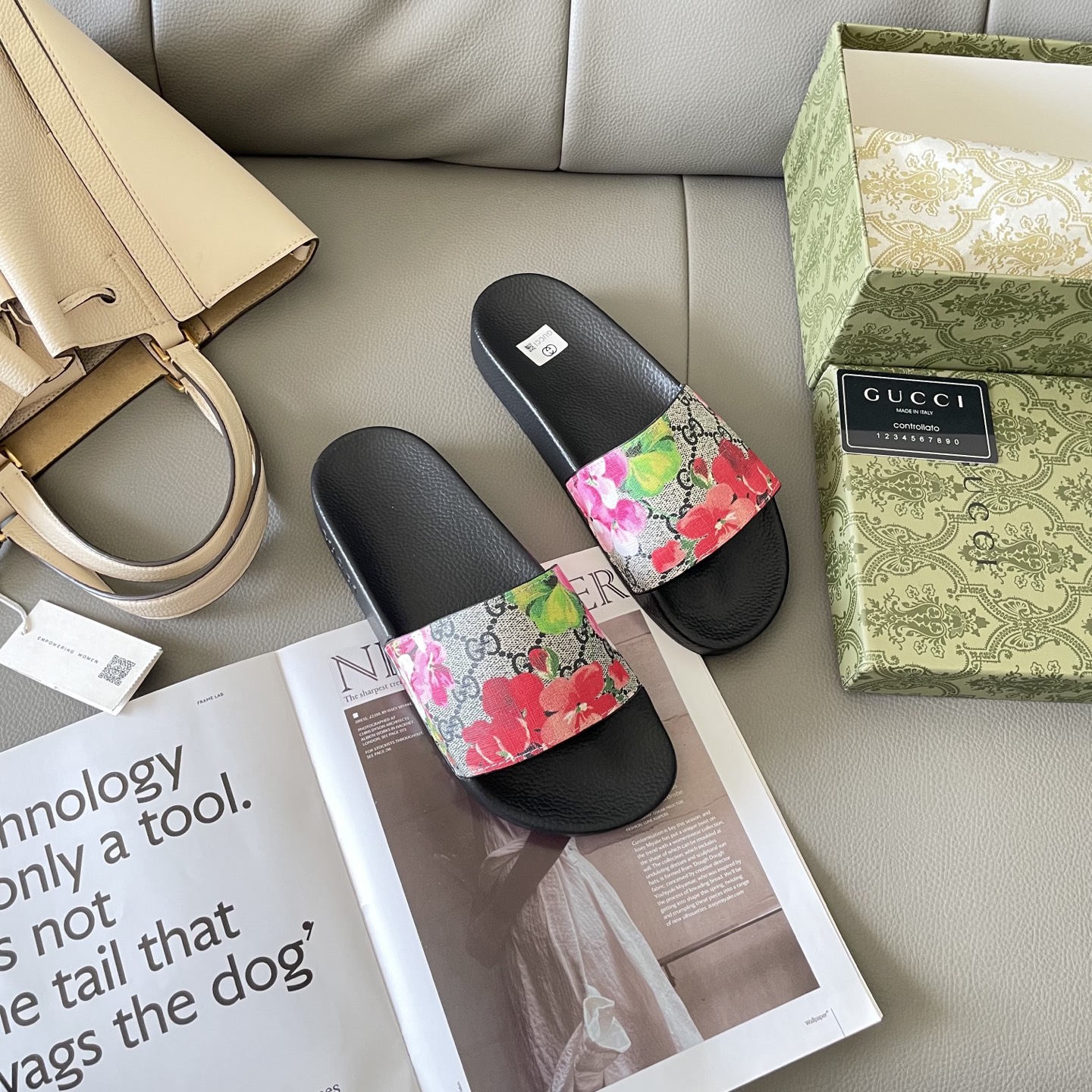 G style Couples slippers, beach slippers, flat slippers