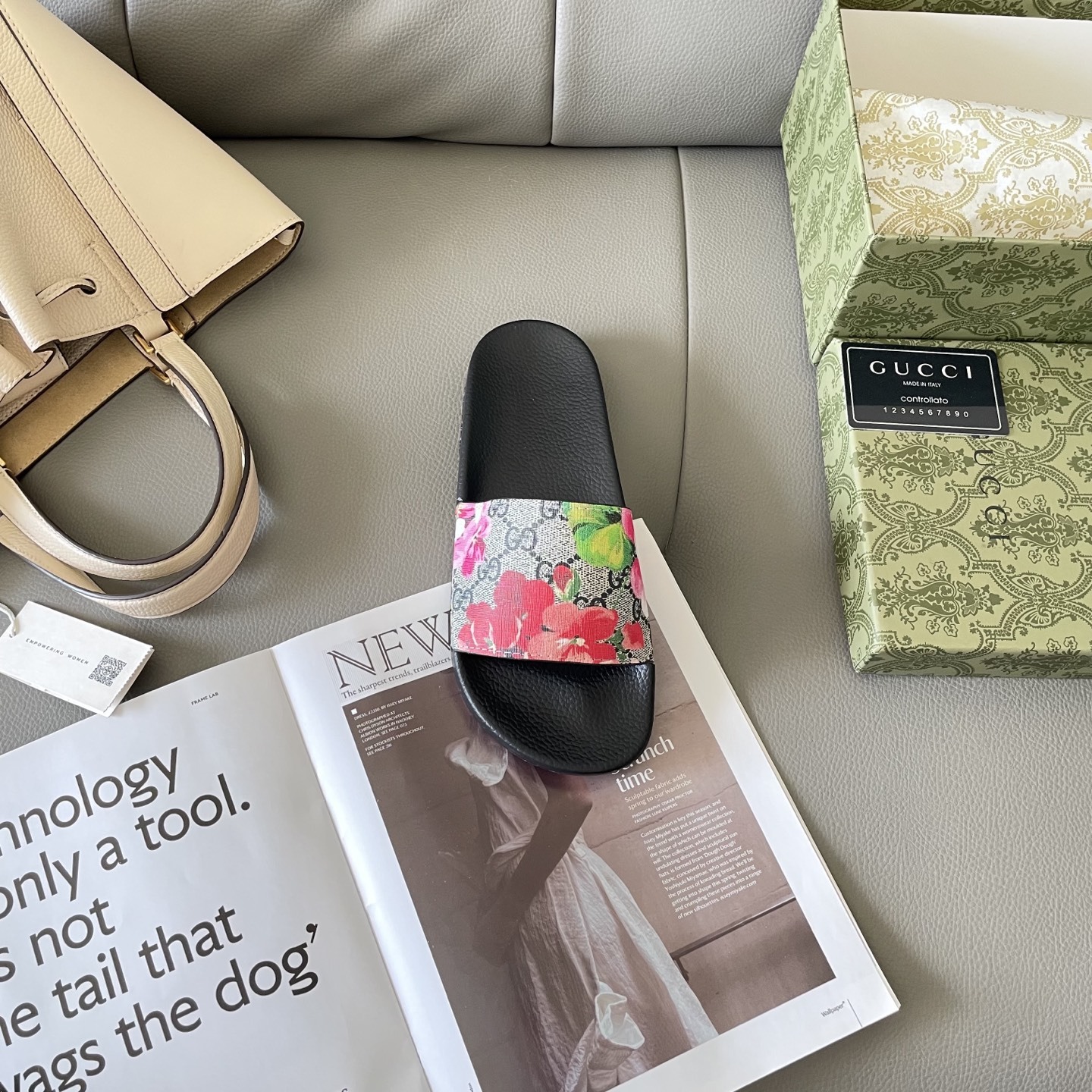 G style Couples slippers, beach slippers, flat slippers