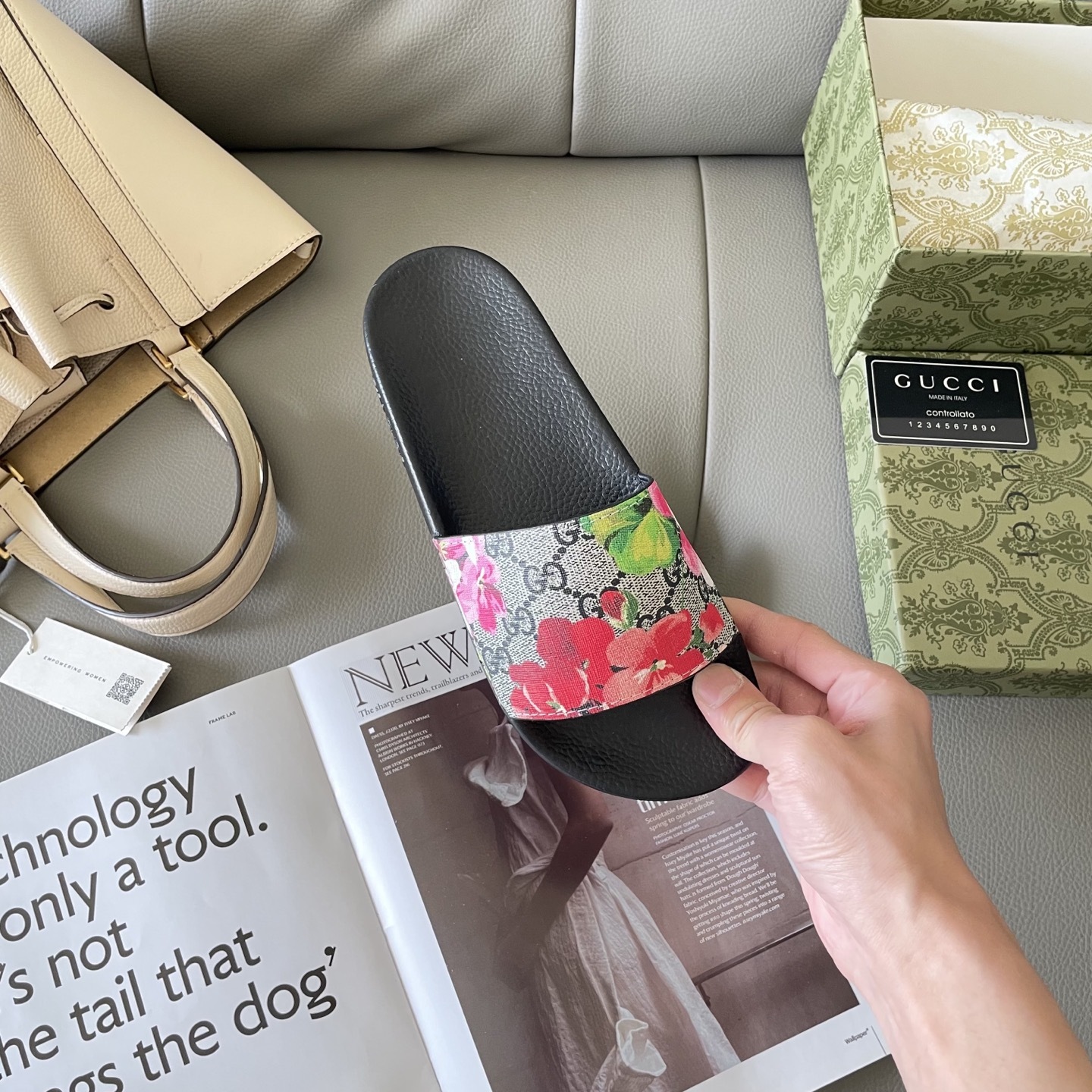 G style Couples slippers, beach slippers, flat slippers