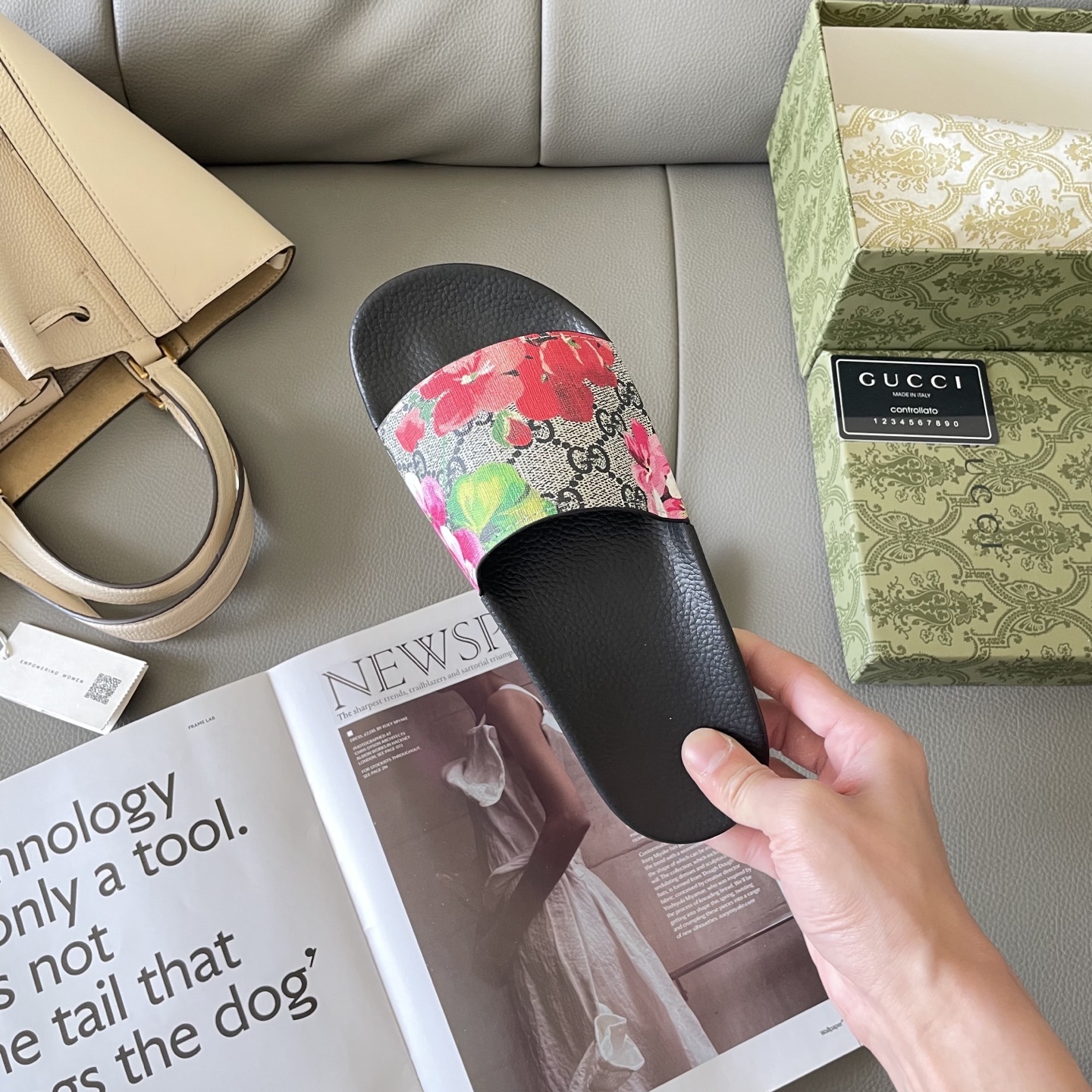 G style Couples slippers, beach slippers, flat slippers