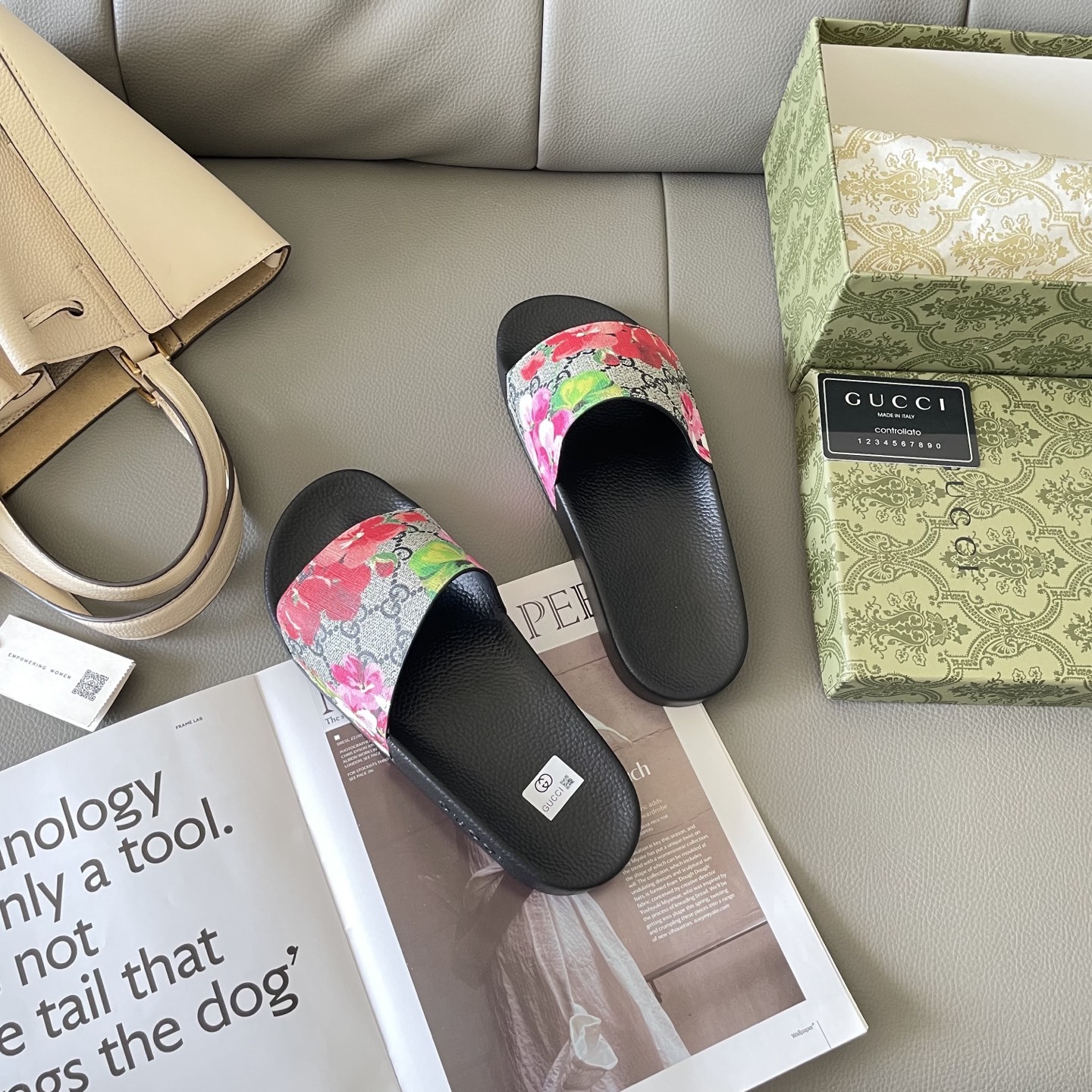 G style Couples slippers, beach slippers, flat slippers