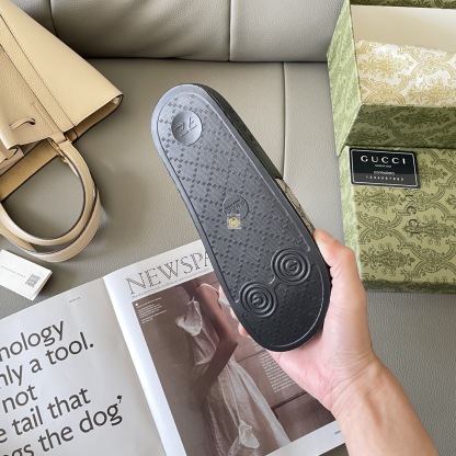 G style Couples slippers, beach slippers, flat slippers