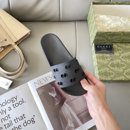 G style Couples slippers, beach slippers, flat slippers