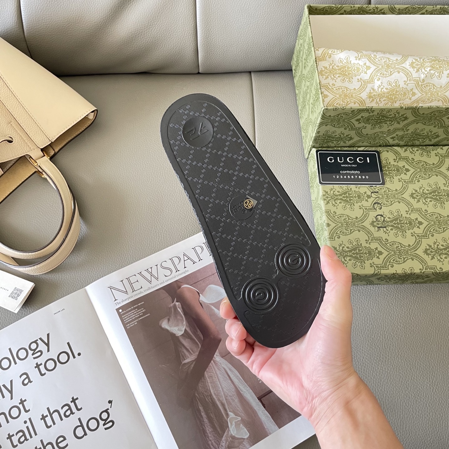 G style Couples slippers, beach slippers, flat slippers