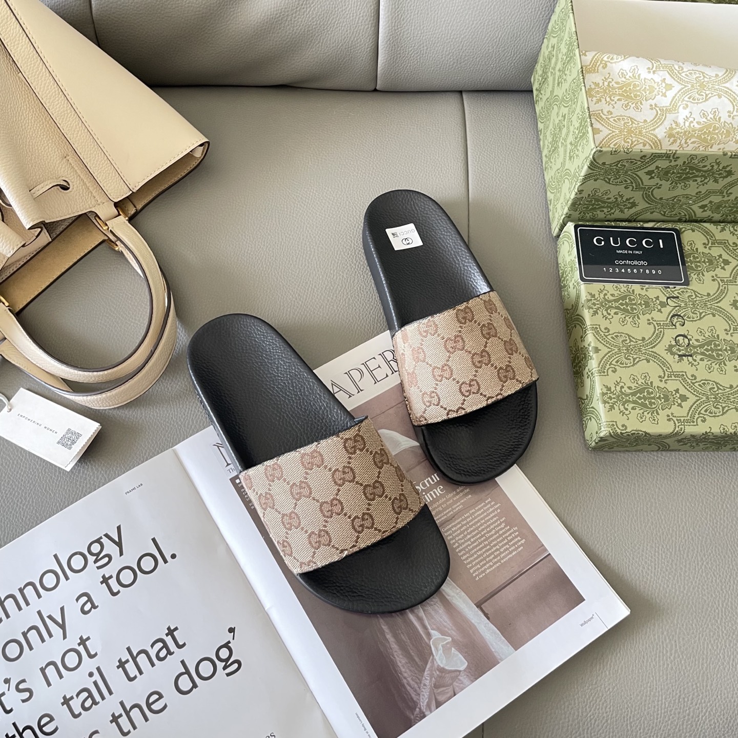 G style Couples slippers, beach slippers, flat slippers