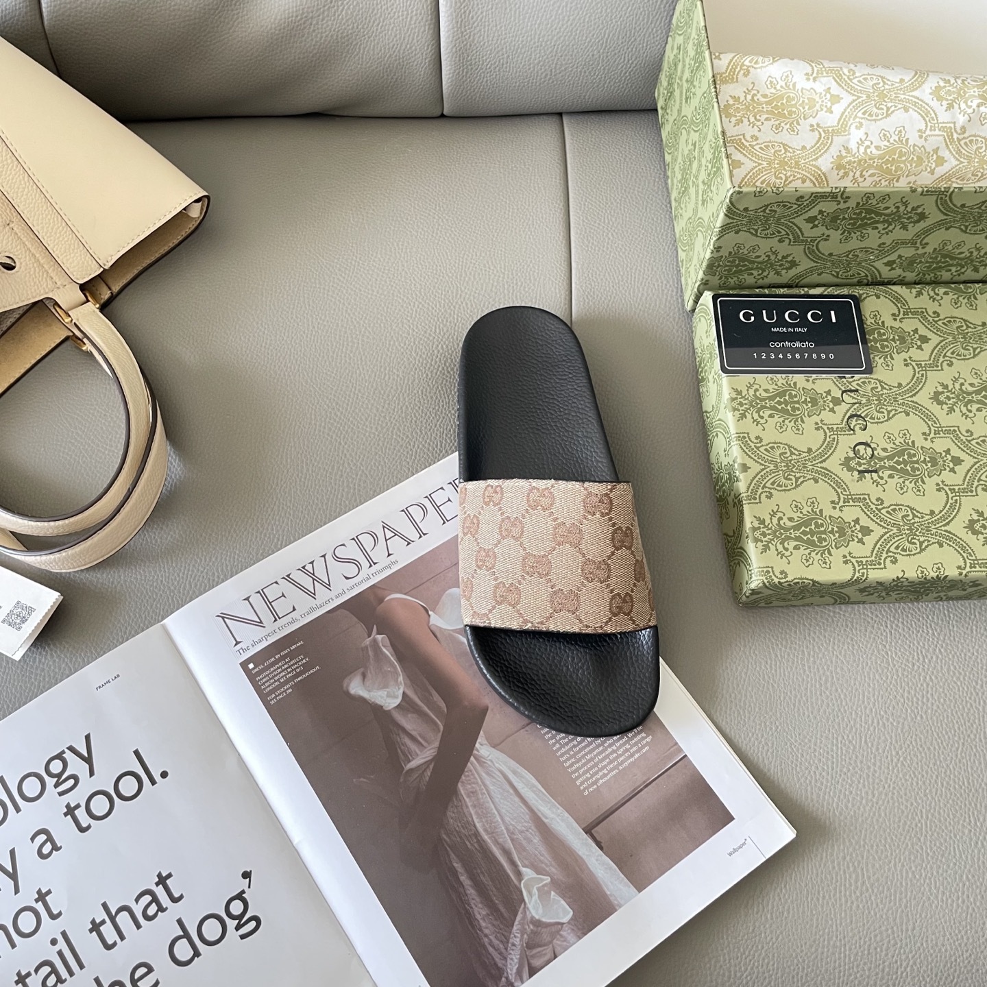 G style Couples slippers, beach slippers, flat slippers