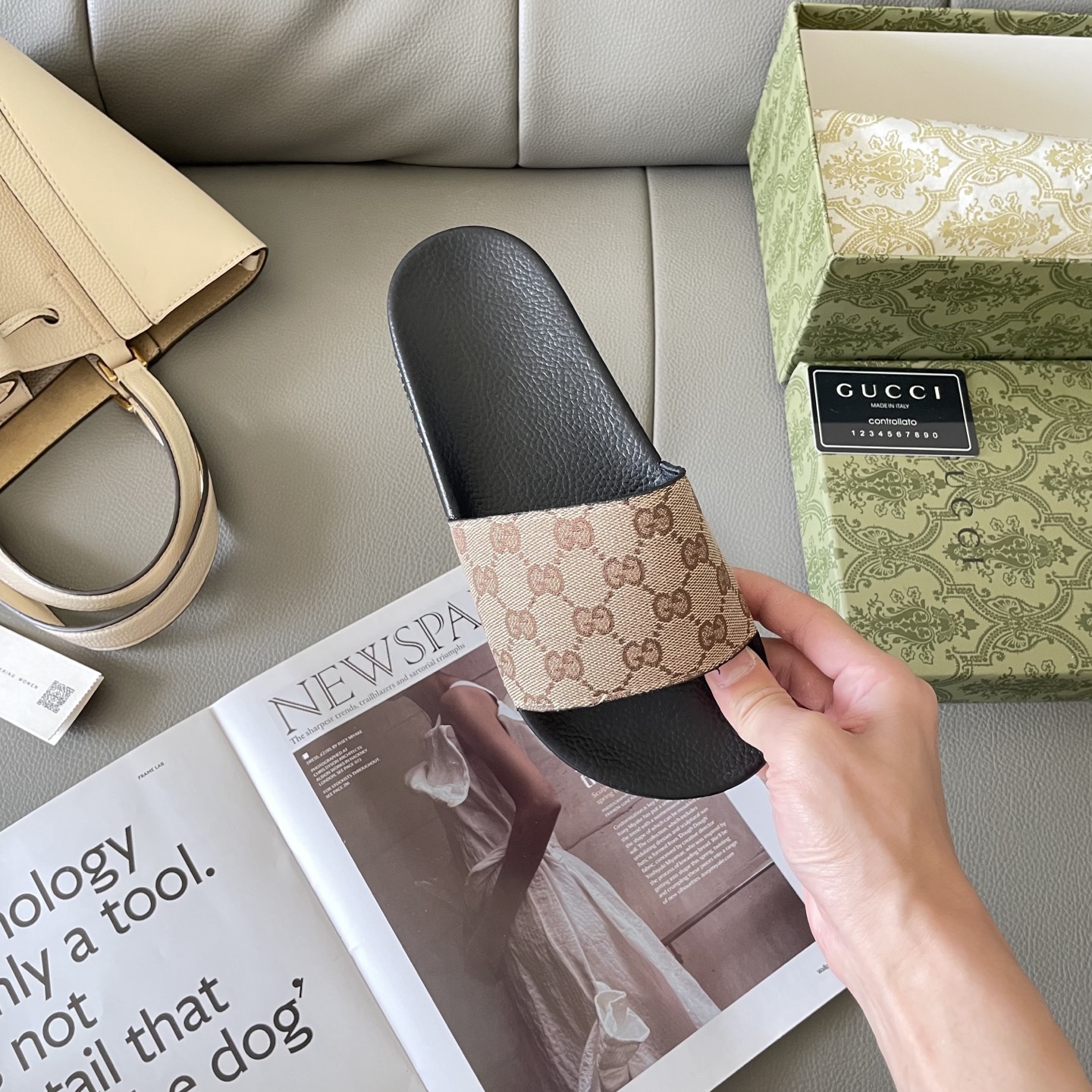 G style Couples slippers, beach slippers, flat slippers