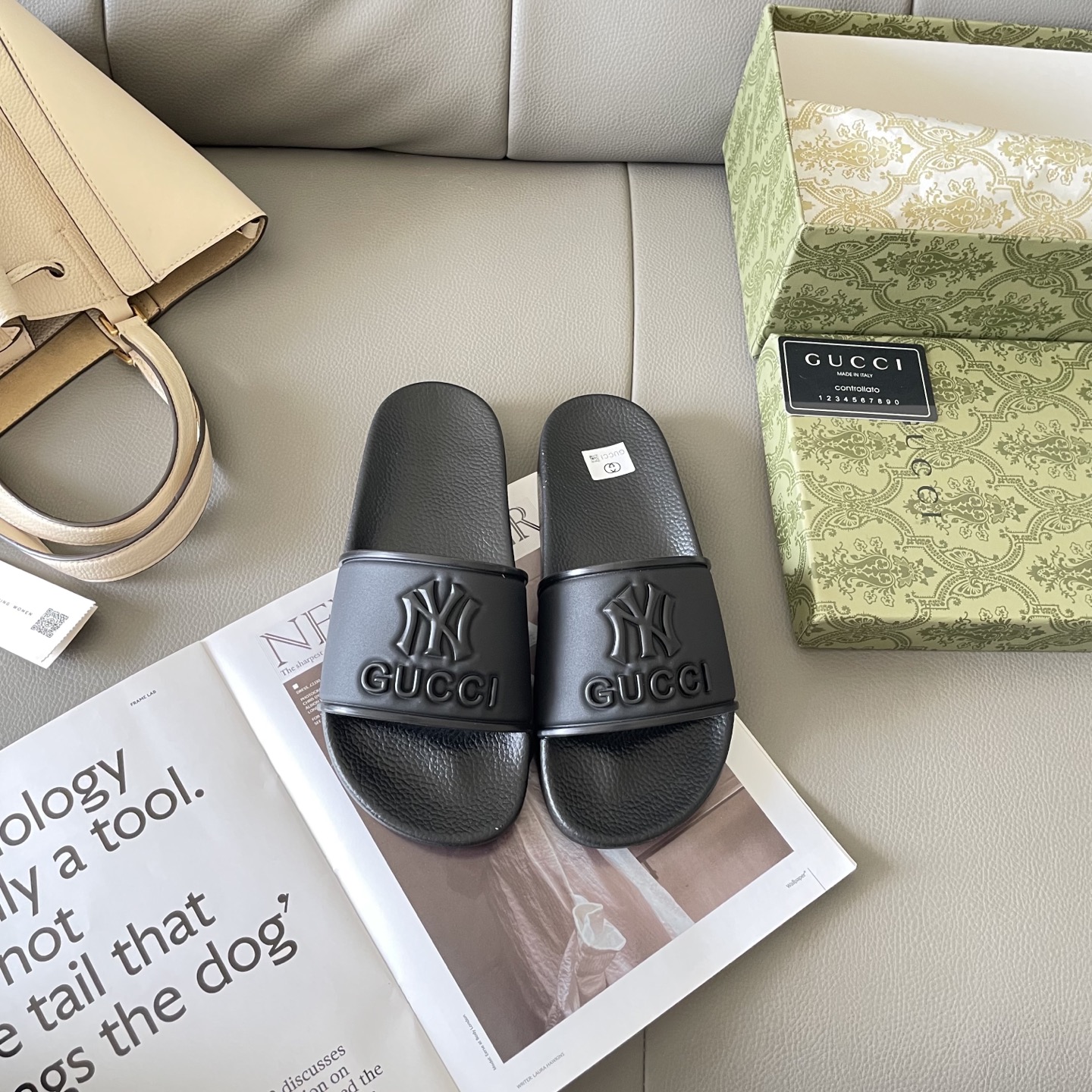 G style Couples slippers, beach slippers, flat slippers