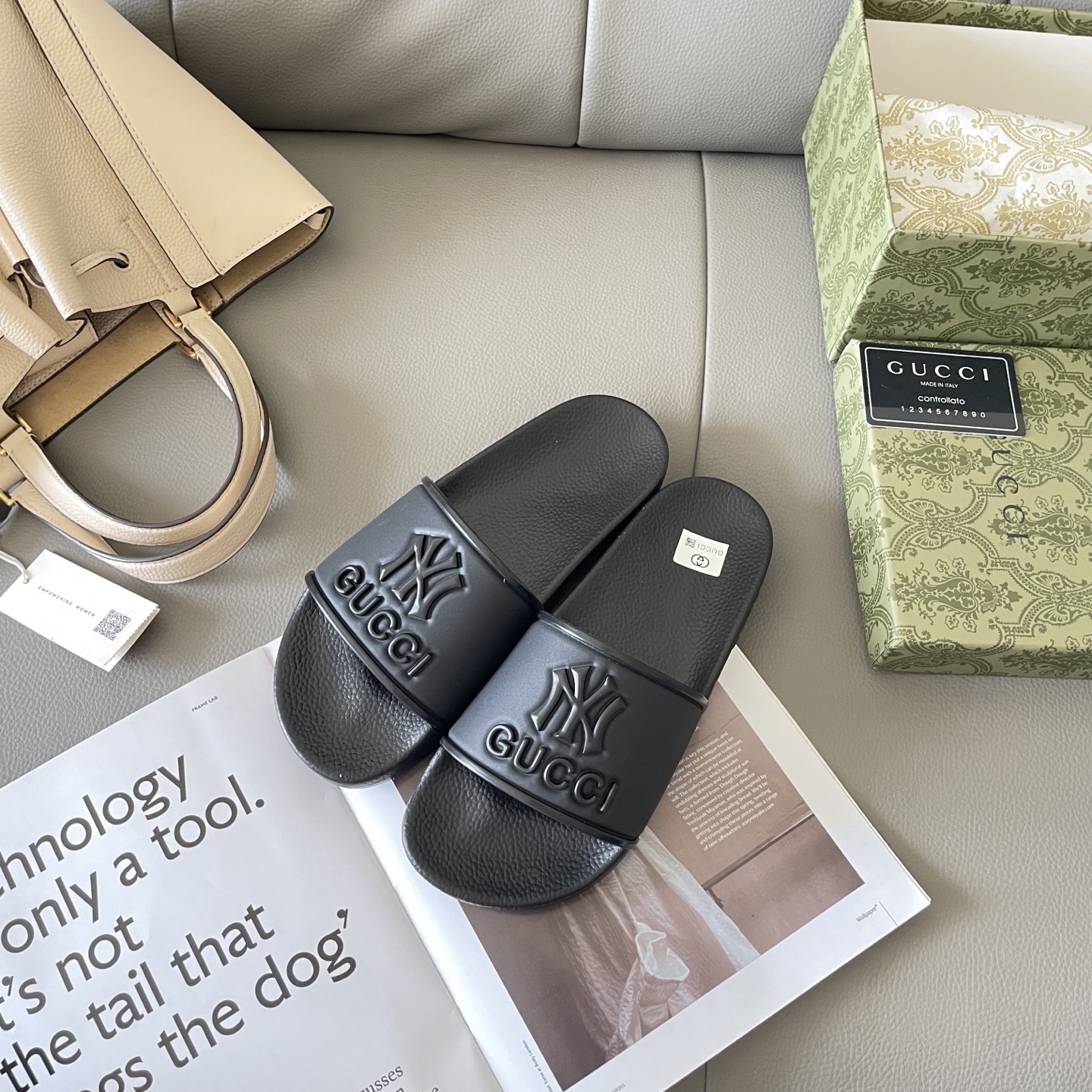 G style Couples slippers, beach slippers, flat slippers