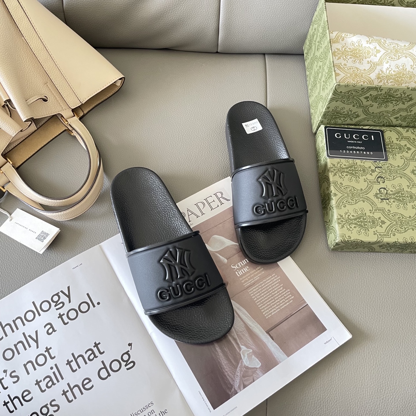 G style Couples slippers, beach slippers, flat slippers