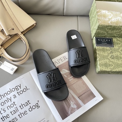 G style Couples slippers, beach slippers, flat slippers