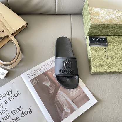 G style Couples slippers, beach slippers, flat slippers