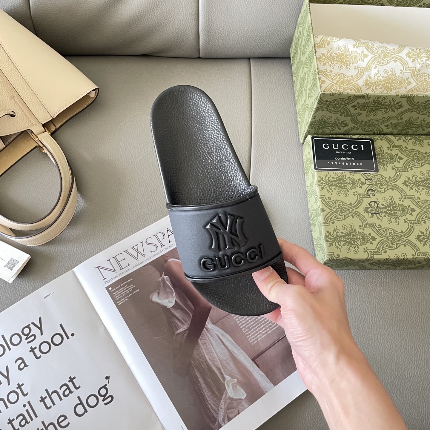 G style Couples slippers, beach slippers, flat slippers