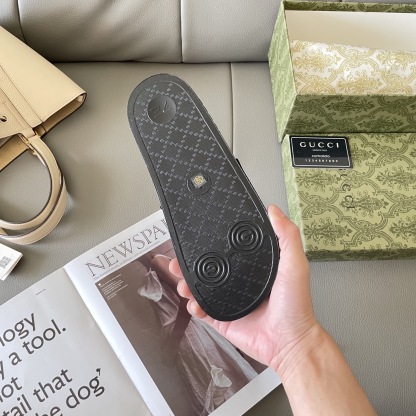 G style Couples slippers, beach slippers, flat slippers