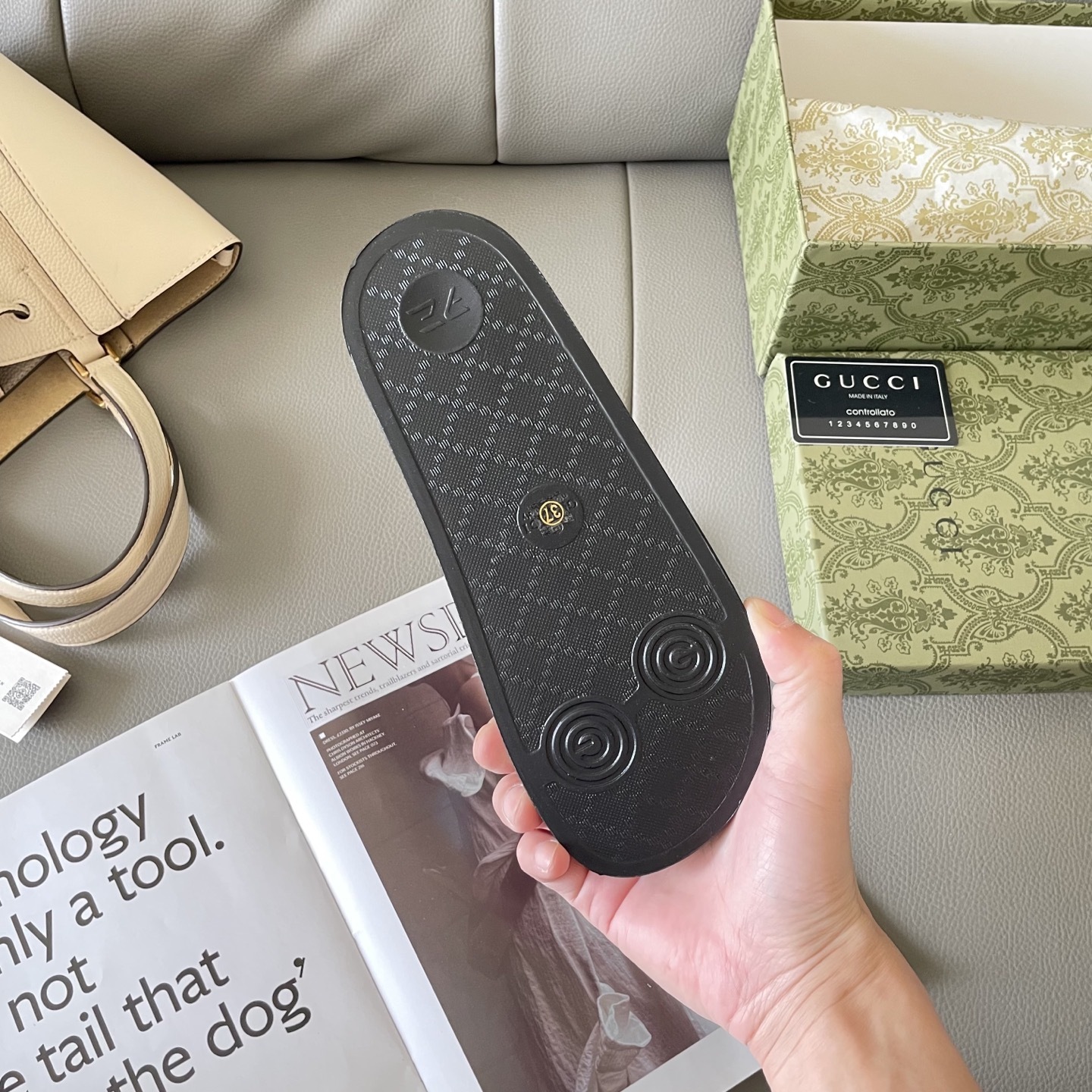 G style Couples slippers, beach slippers, flat slippers