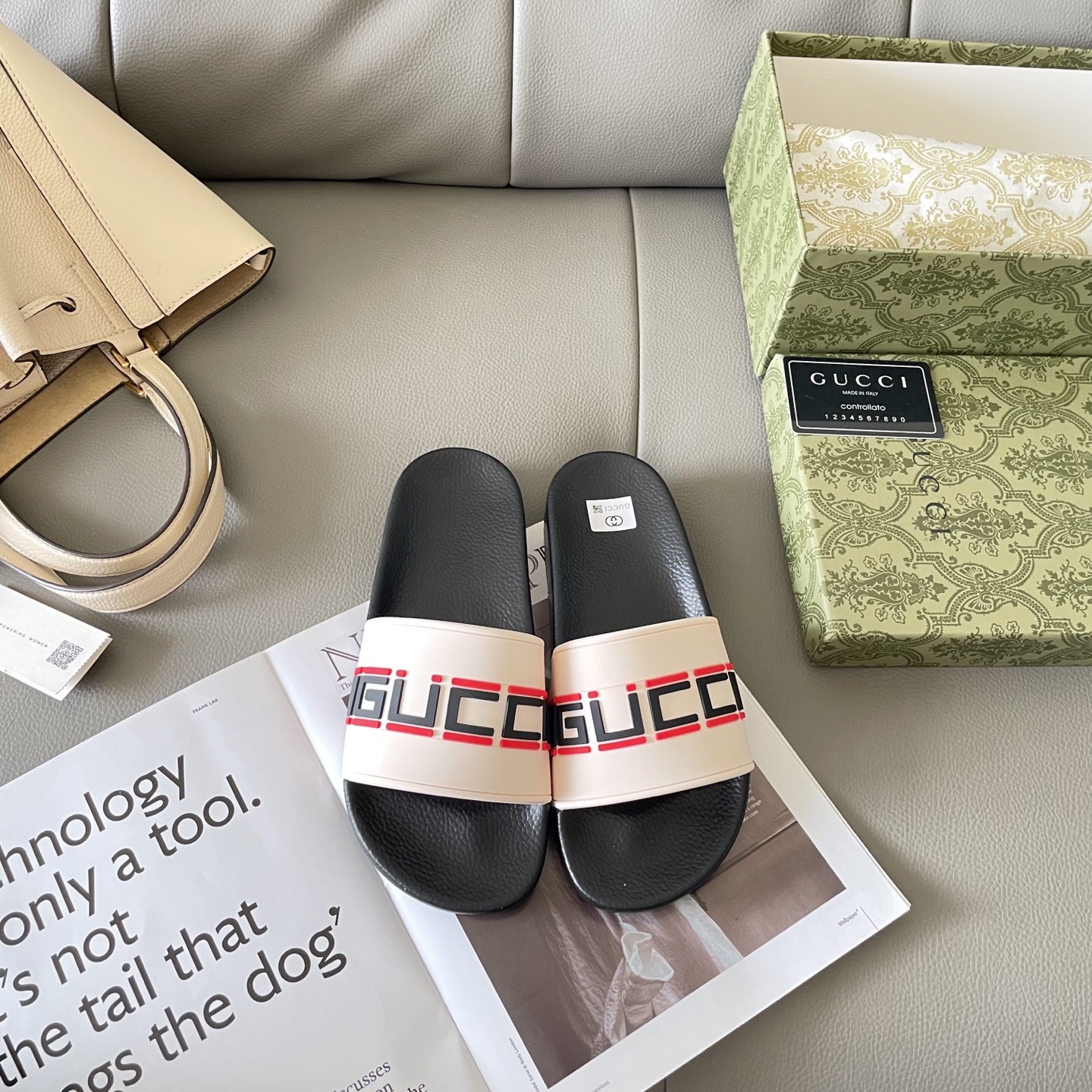 G style Couples slippers, beach slippers, flat slippers