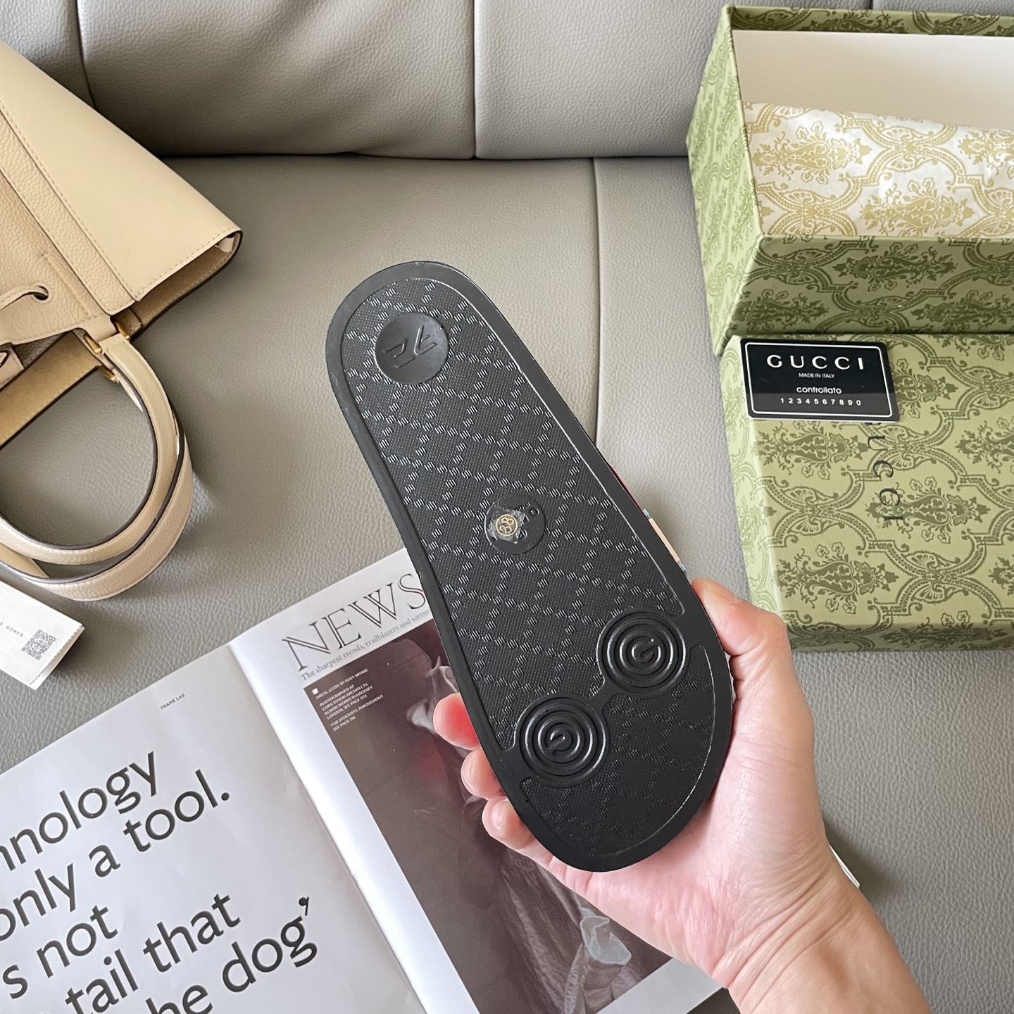 G style Couples slippers, beach slippers, flat slippers