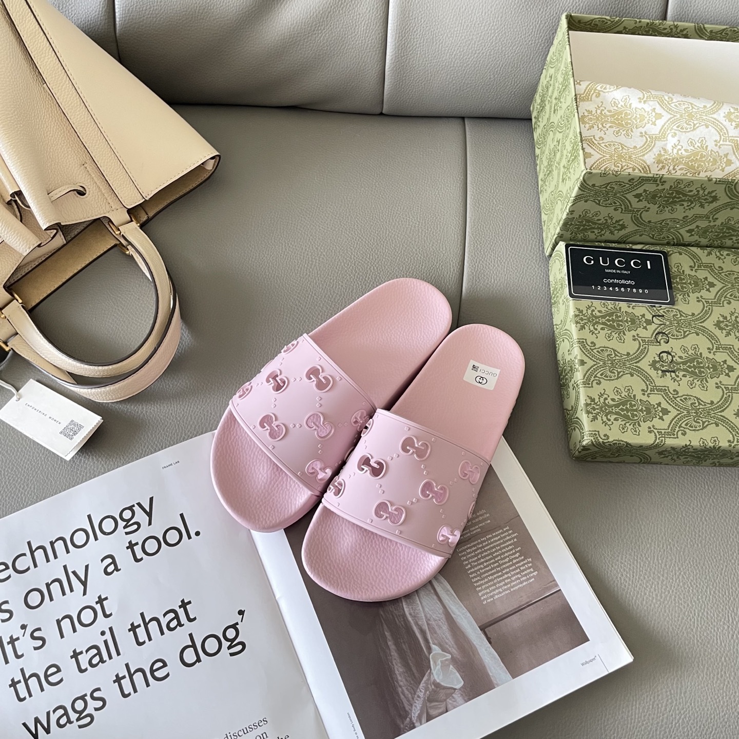 G style Couples slippers, beach slippers, flat slippers