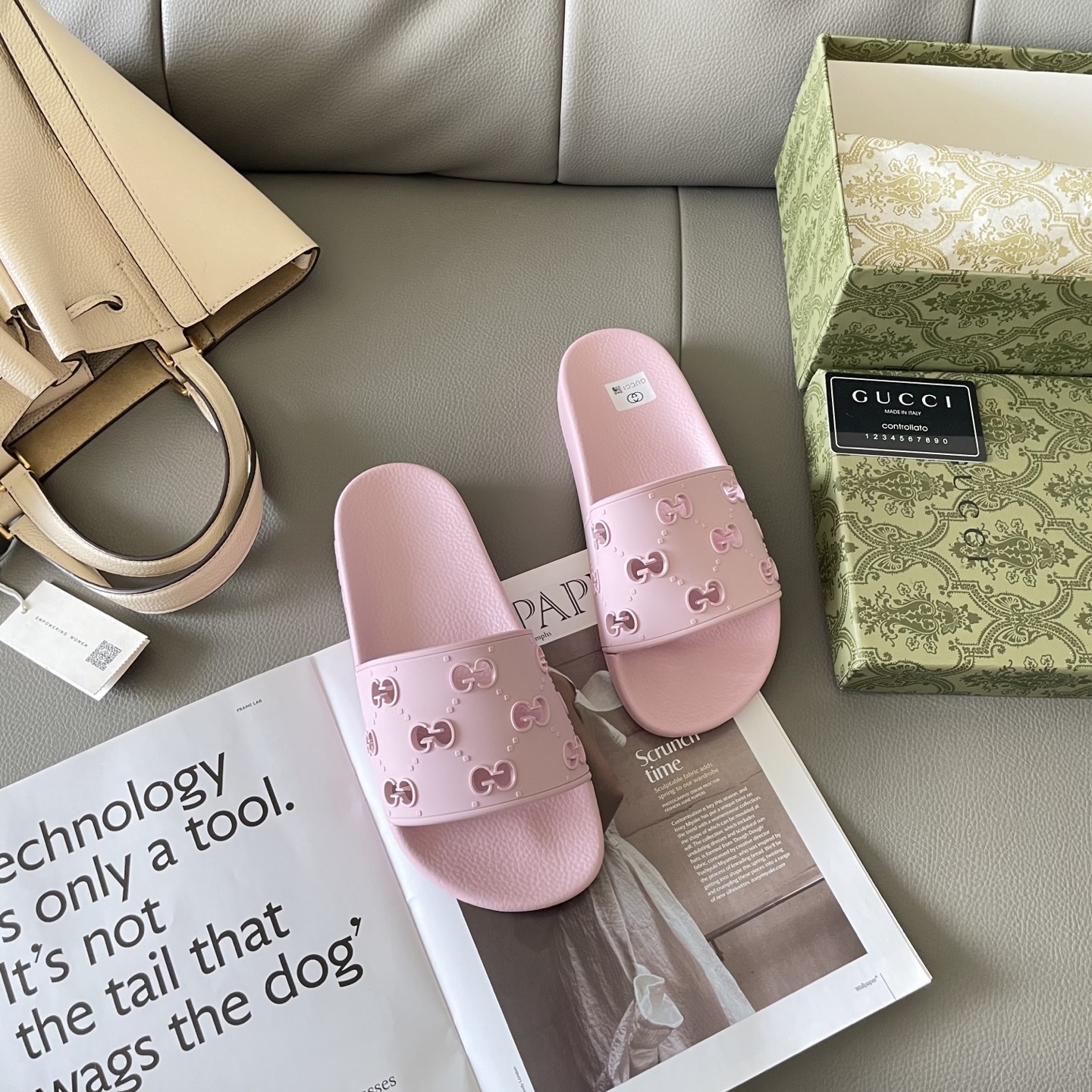 G style Couples slippers, beach slippers, flat slippers