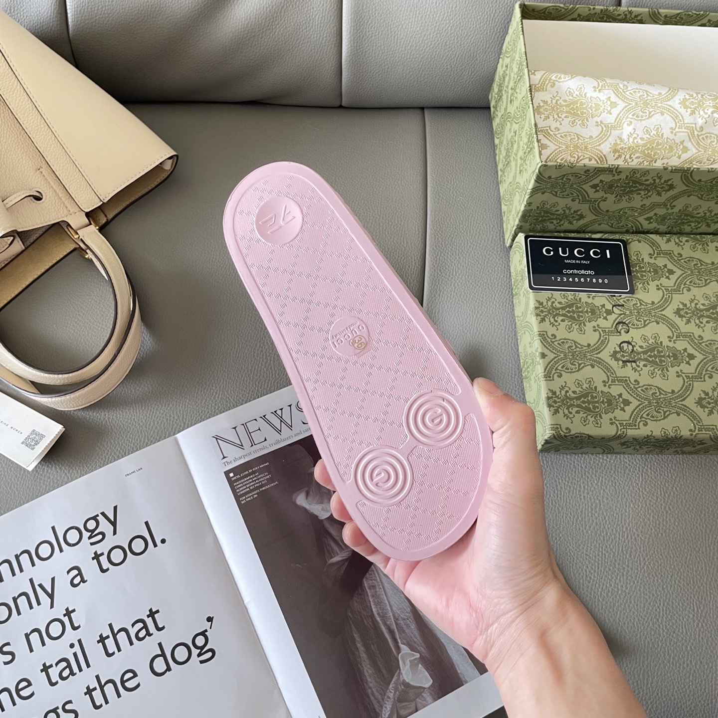 G style Couples slippers, beach slippers, flat slippers