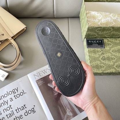 G style Couples slippers, beach slippers, flat slippers