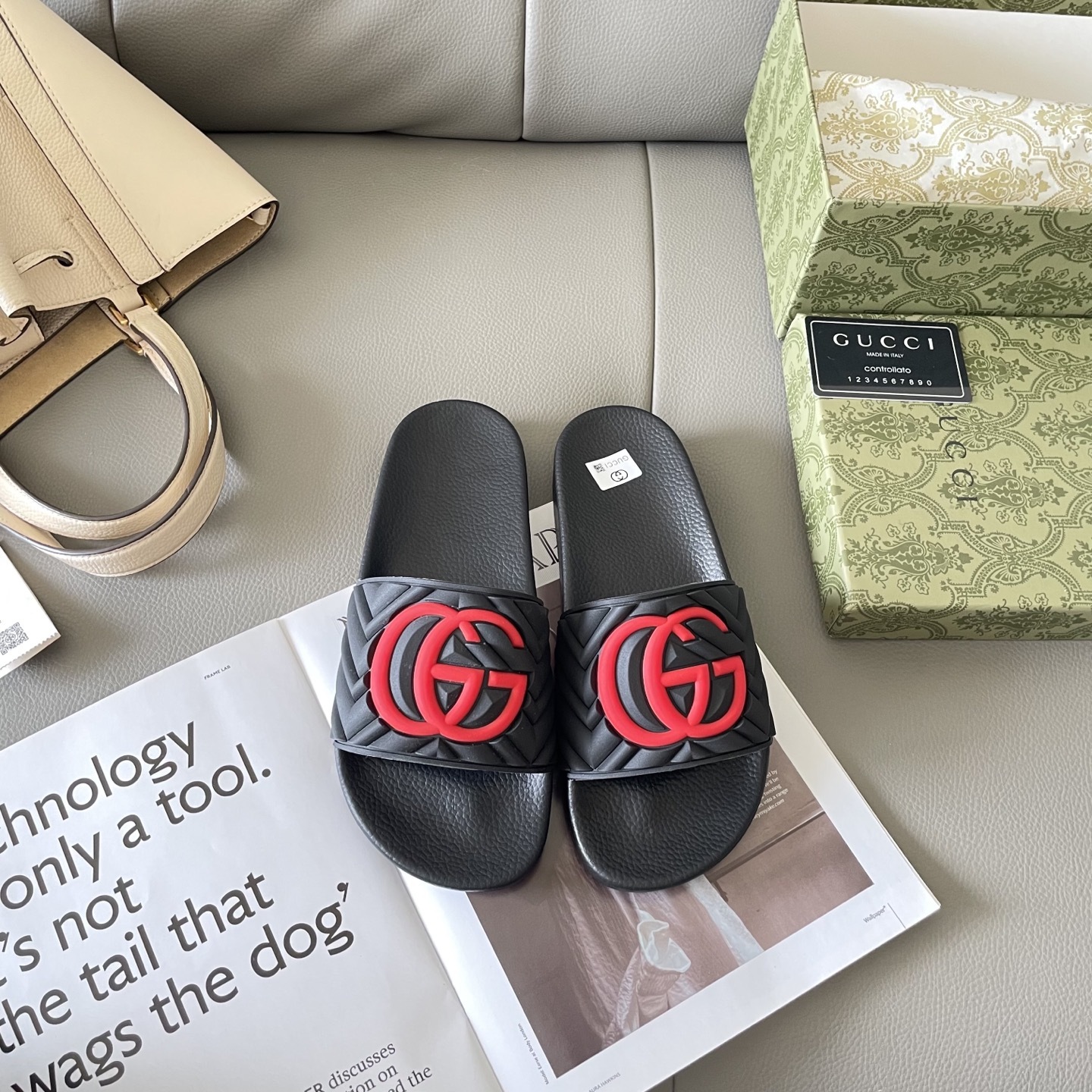 G style Couples slippers, beach slippers, flat slippers